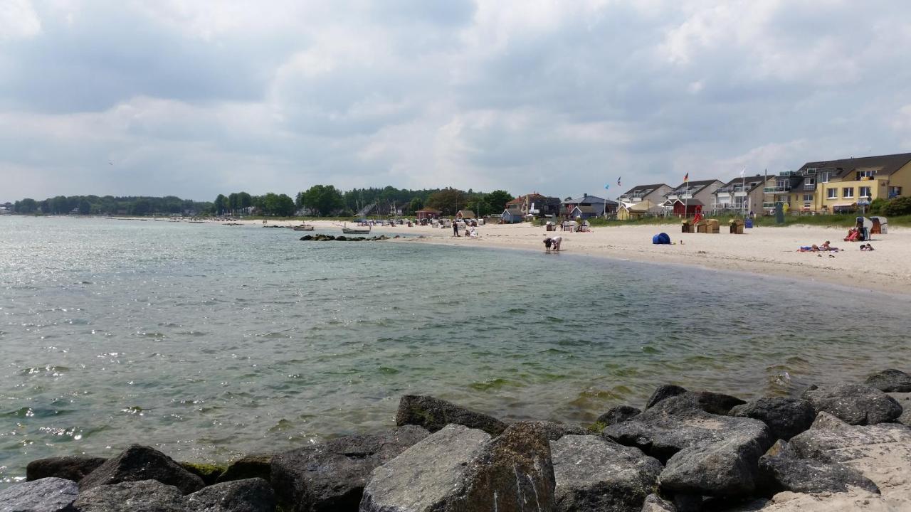 Zum Wohlfuehlen Ferienwohnung Fuer Max 5 Erwachsene Und 1 Kind, Schwimmbad Vor Der Tuer, Tiere Erlaubt Sierksdorf Buitenkant foto