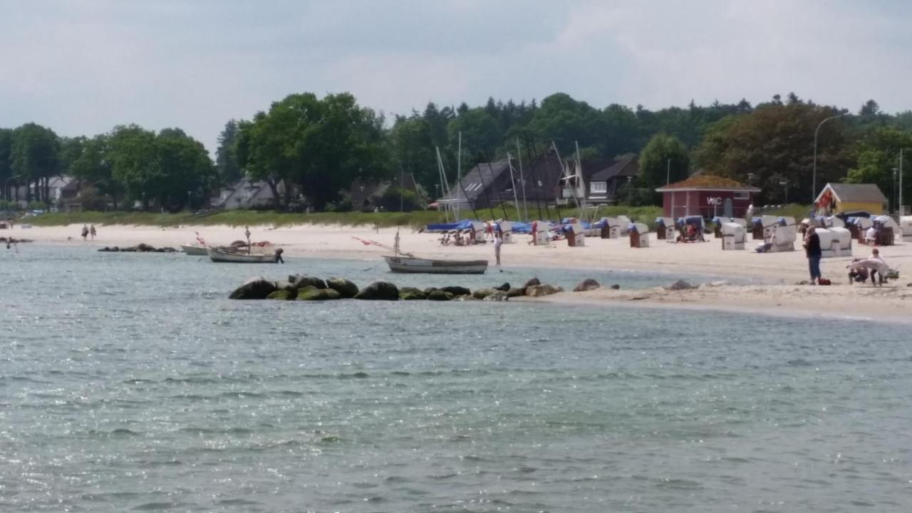 Zum Wohlfuehlen Ferienwohnung Fuer Max 5 Erwachsene Und 1 Kind, Schwimmbad Vor Der Tuer, Tiere Erlaubt Sierksdorf Buitenkant foto